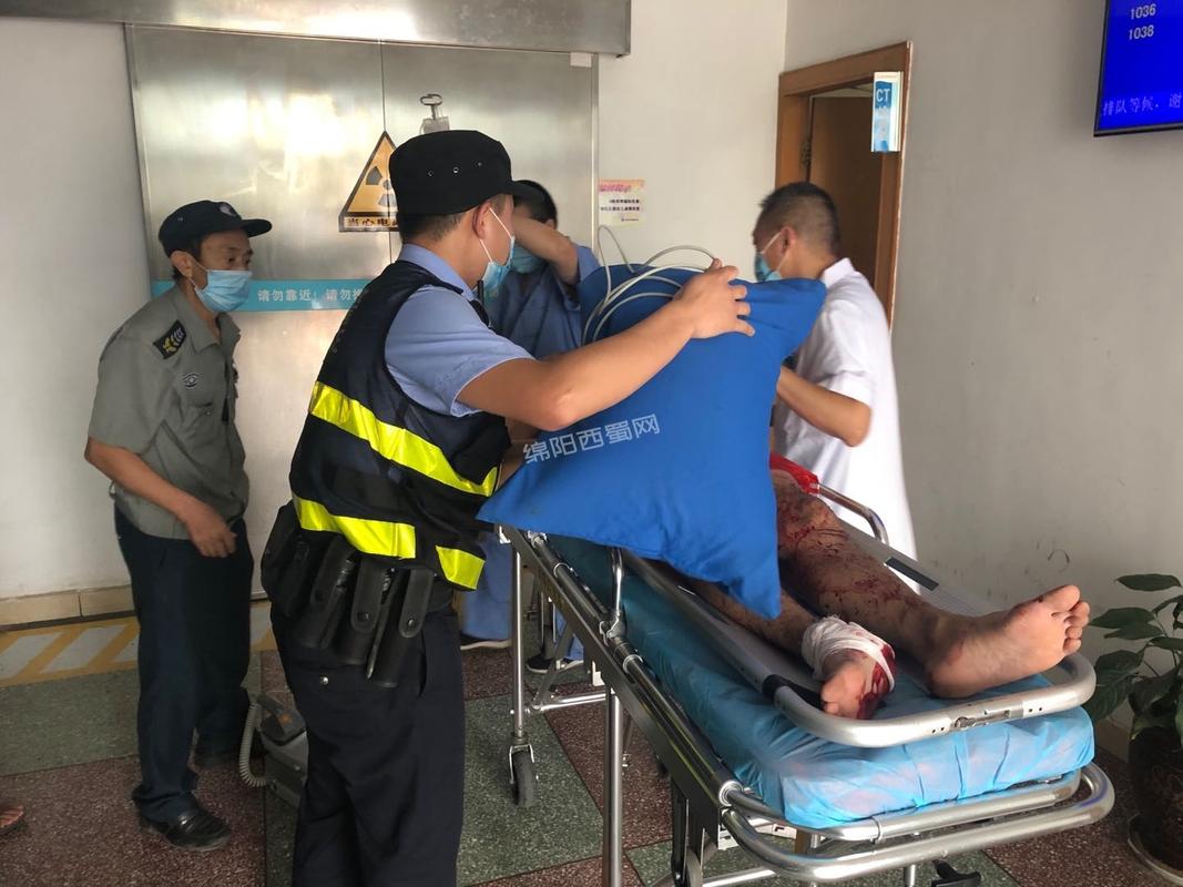 新澳2025今晚开奖结果和男子洗空调捅到鼠窝与男子洗空调捅到鼠窝了