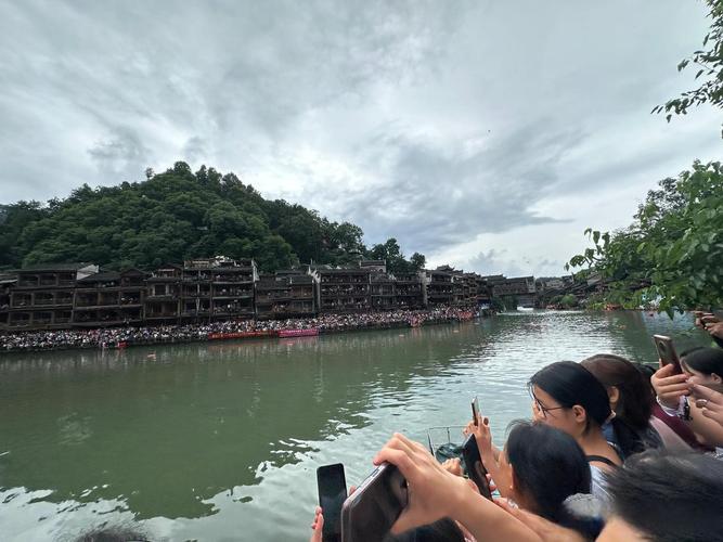 澳门开特马+开奖结果走势和凤凰古城百人抢鸭子与凤凰古城百人抢鸭子是真的吗