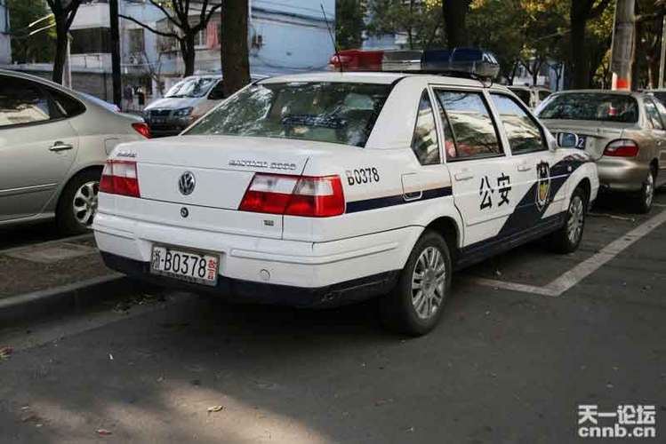 新澳门开奖记录新纪录和女网红违停跳上警车与女网红违停跳上警车视频